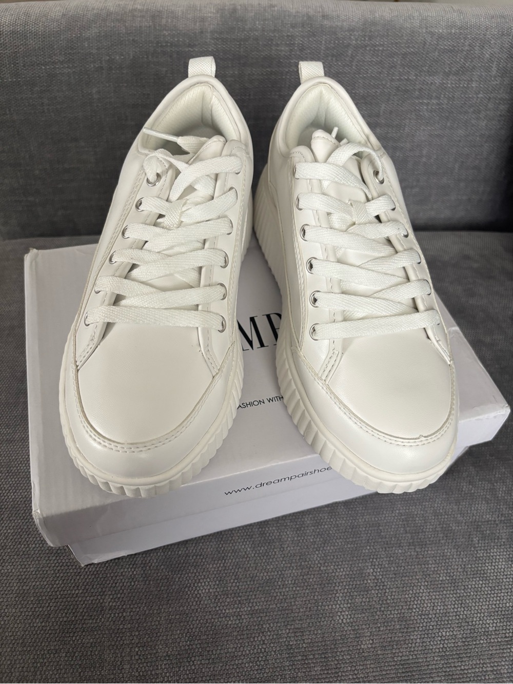 Dream Pairs White Low-Top Platform Sneakers
